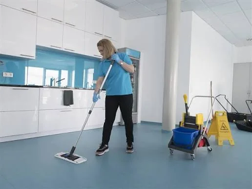 Gründliche Bodenreinigung