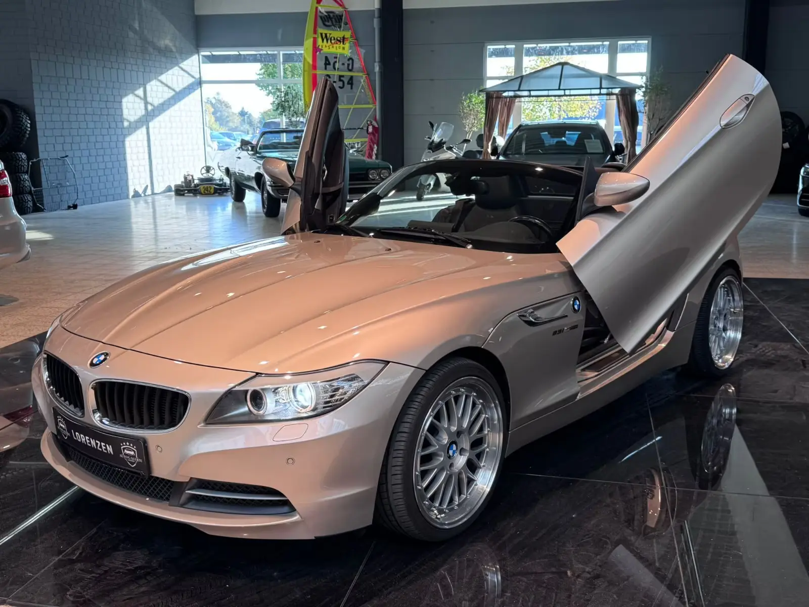 BMW Z4 sDrive 23i mit Flügeltüren